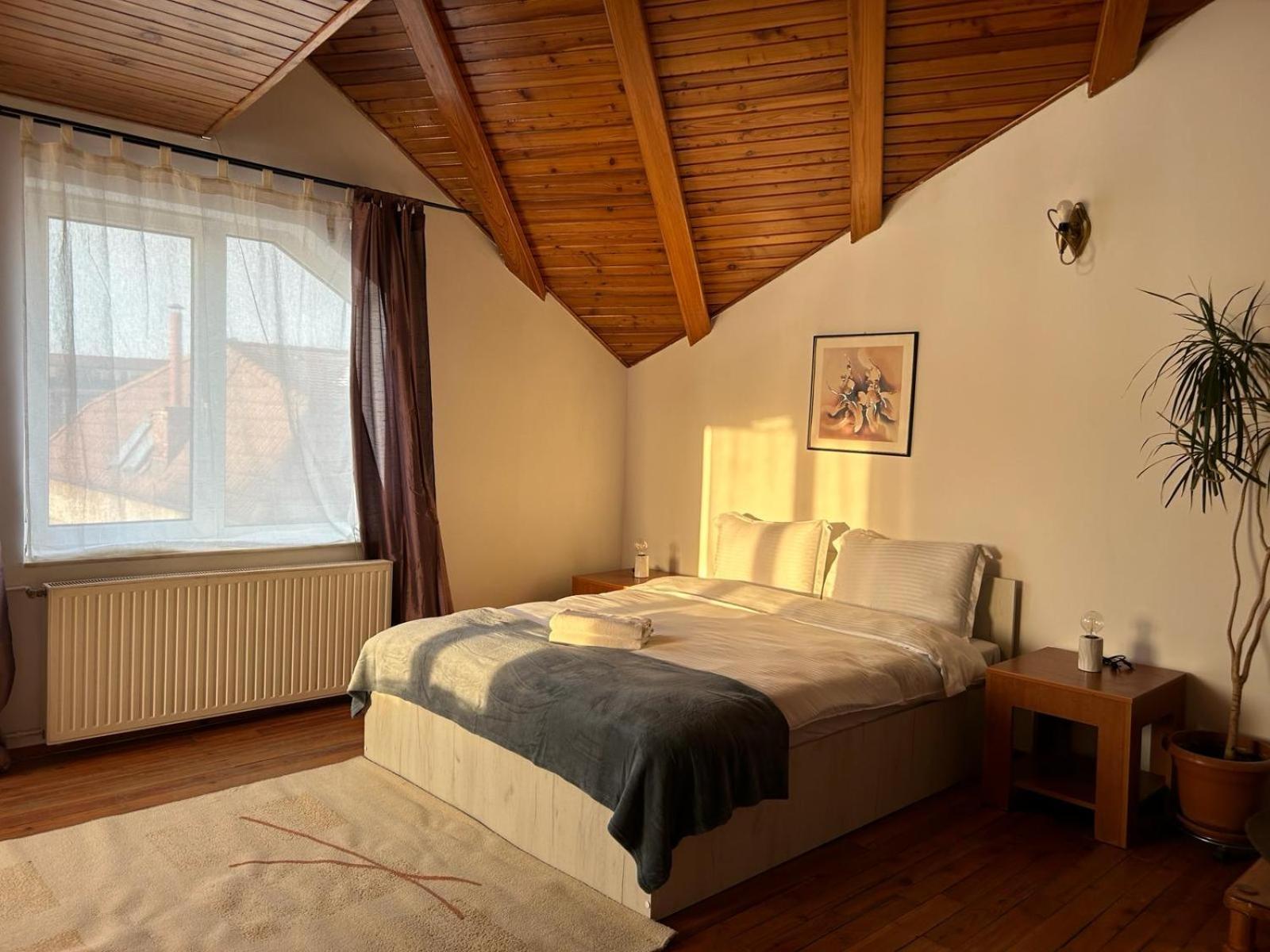 Ambra Room'S Brasov Exterior photo